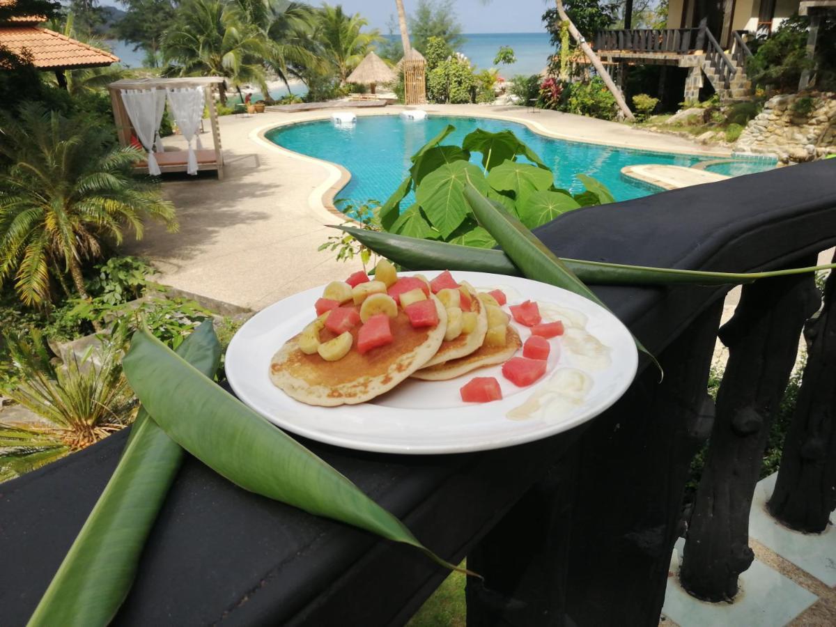 Red Pearl Beach Resort Chaloklum Bagian luar foto