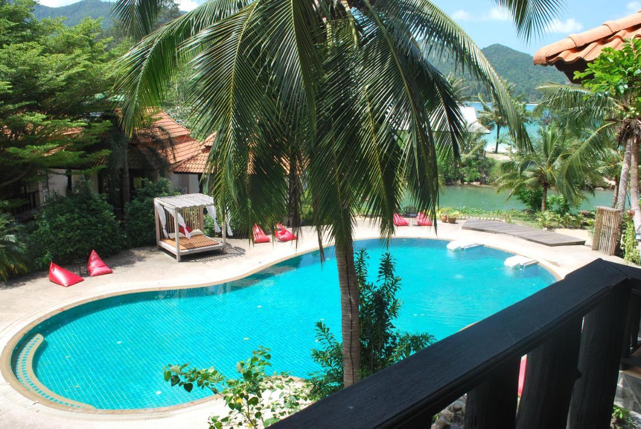 Red Pearl Beach Resort Chaloklum Bagian luar foto