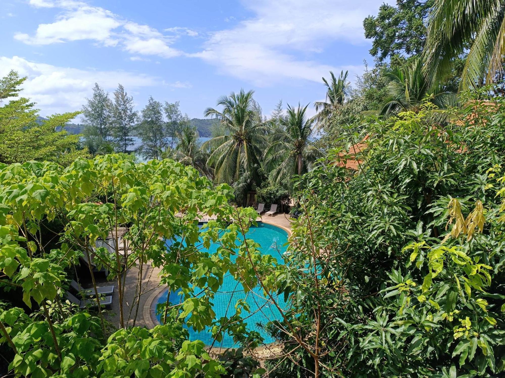 Red Pearl Beach Resort Chaloklum Bagian luar foto
